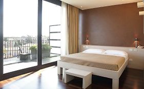 City Hotel